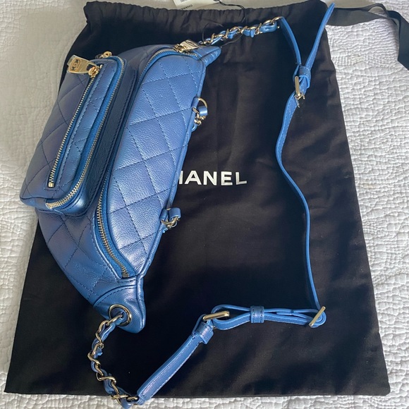 NEW CHANEL Iridescent Blue Quilted Waist Bel - Picture 11 of 16